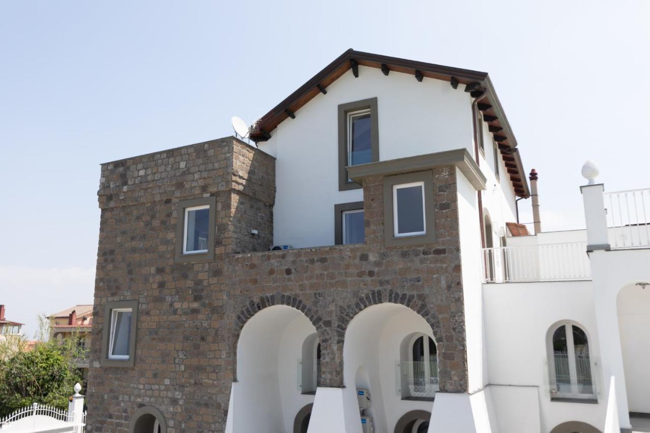 Villa Pia - Suites Castellammare di Stabia Exterior foto