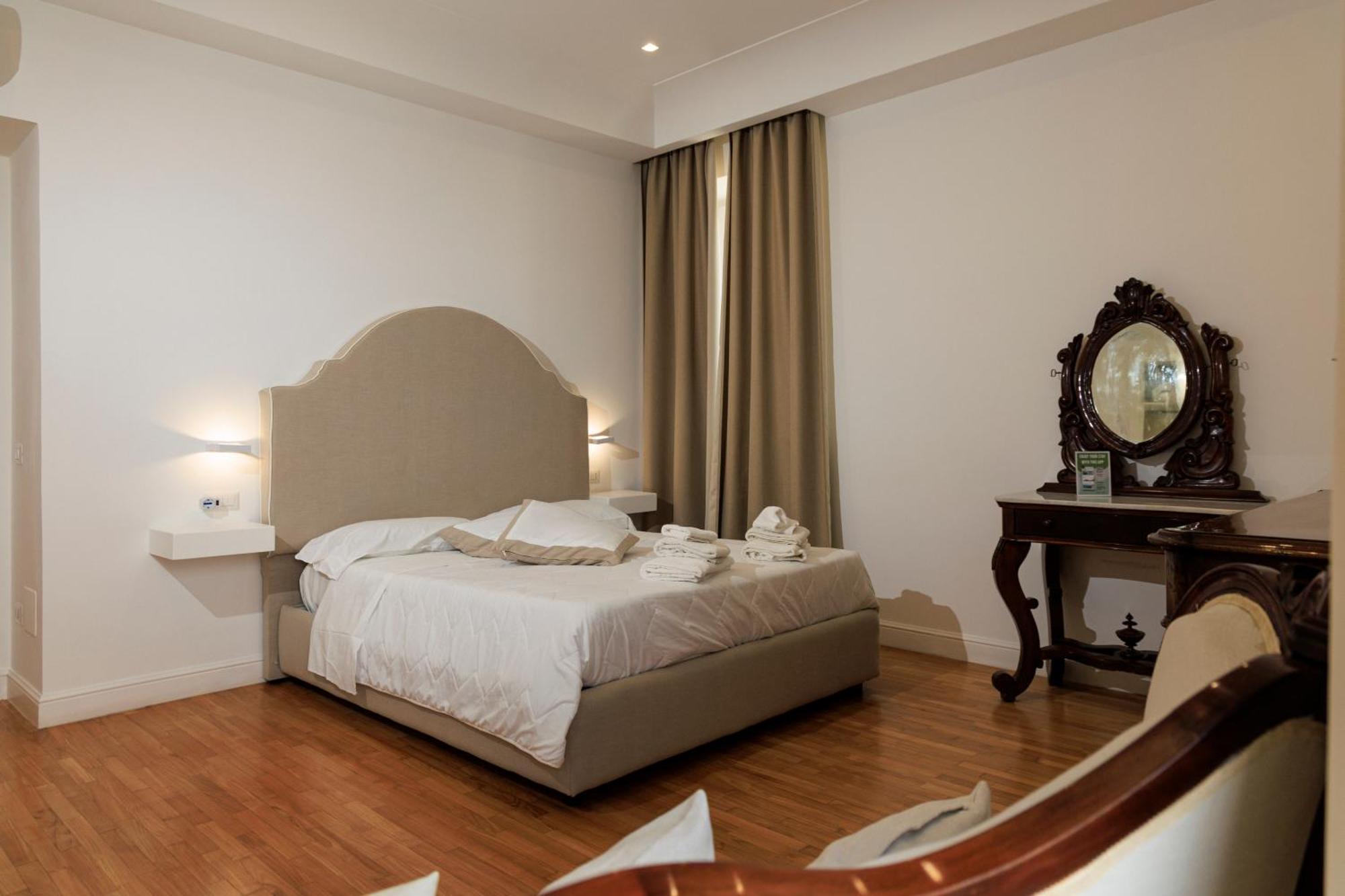 Villa Pia - Suites Castellammare di Stabia Exterior foto