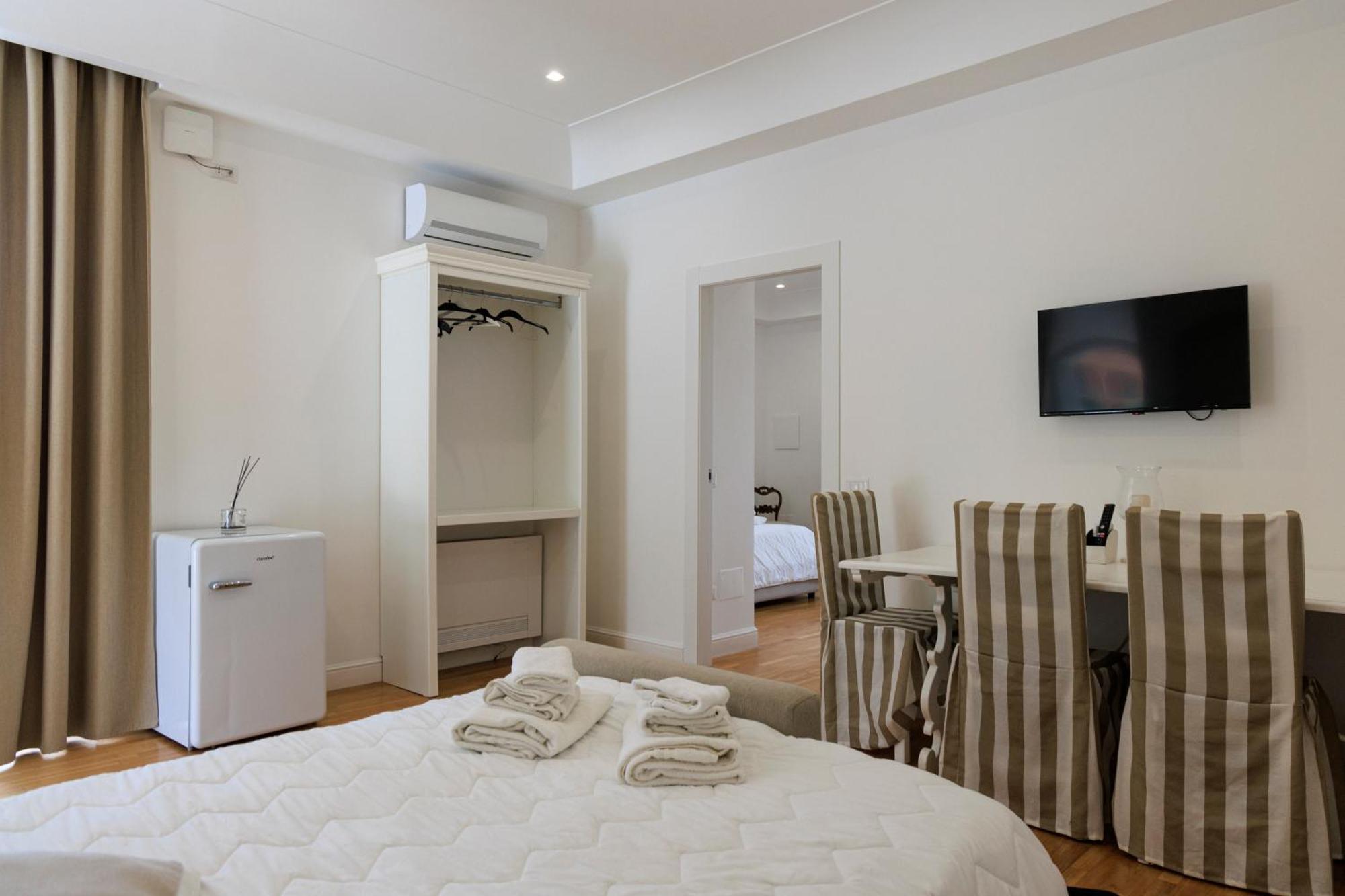 Villa Pia - Suites Castellammare di Stabia Exterior foto